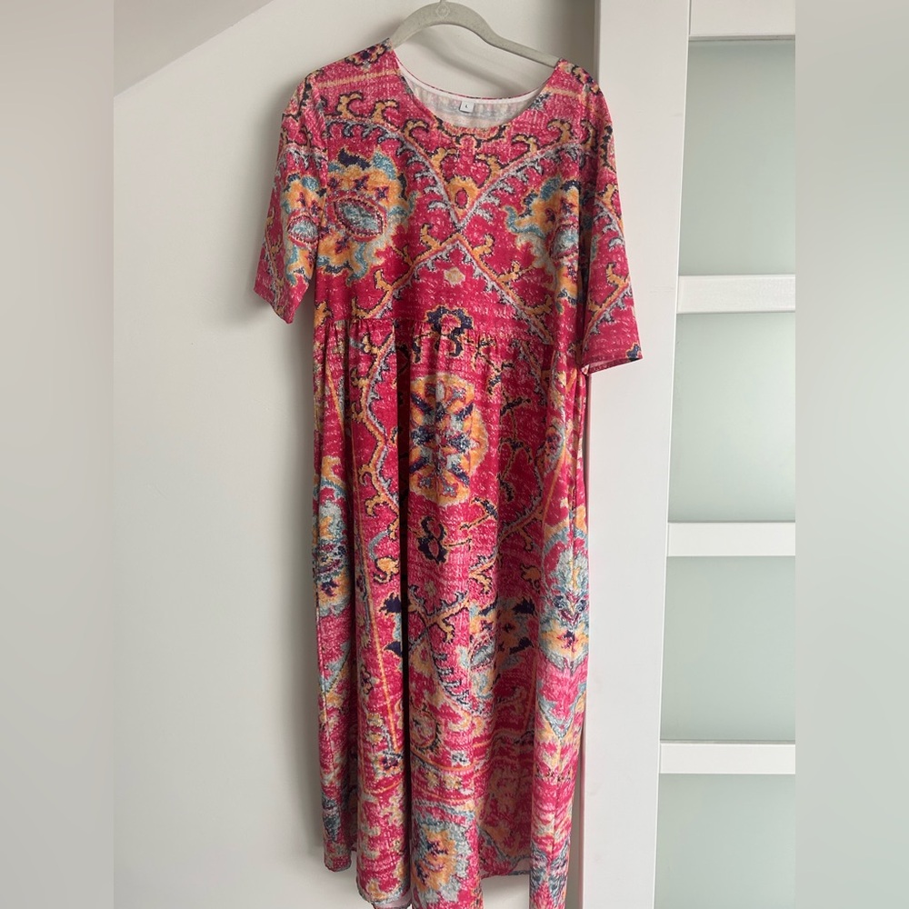 Size large boutique midi dress with sleeves
